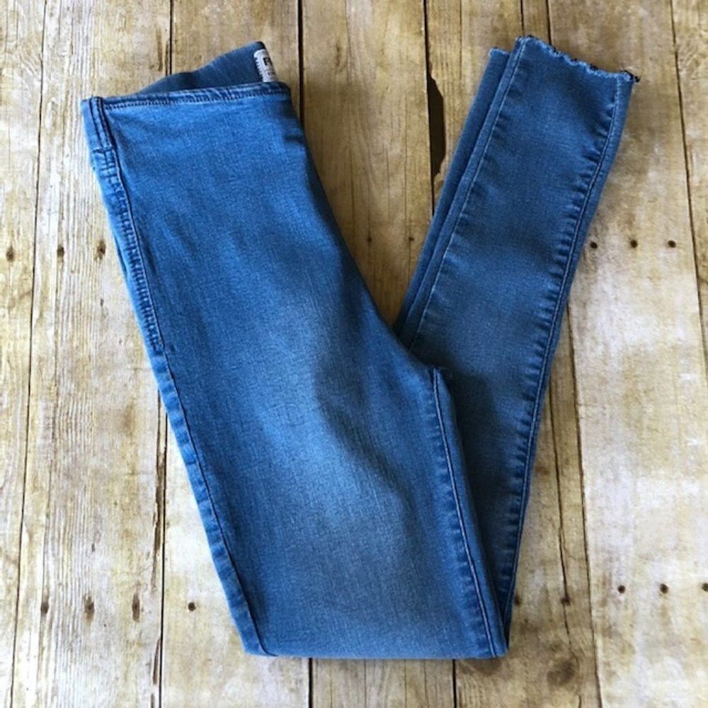 Free People Pull On Skinny Jeans with Raw Hem 26